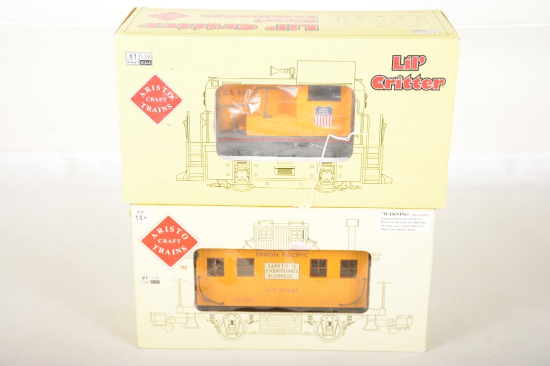 Aristo-Craft UP Critter & Cleaner: G Gauge. Includes an ART 22503 Lil' Critter diesel; ART46953 track cleaner. They show very light runtime with boxes, C8+-9