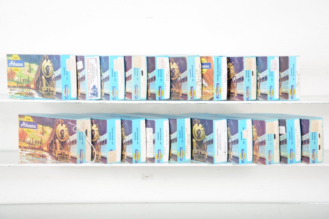 20 Athearn HO Freight Car Kits (1 of 2)