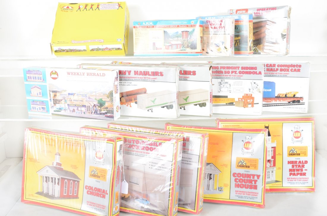 AHM HO Acton Car & Structure Kits (1 of 2)