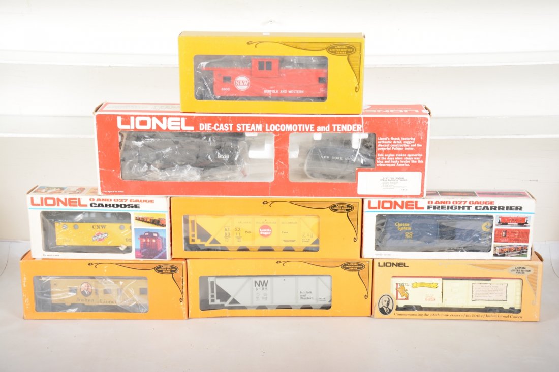 Lionel Steam Loco & Freight Cars (1 of 2)