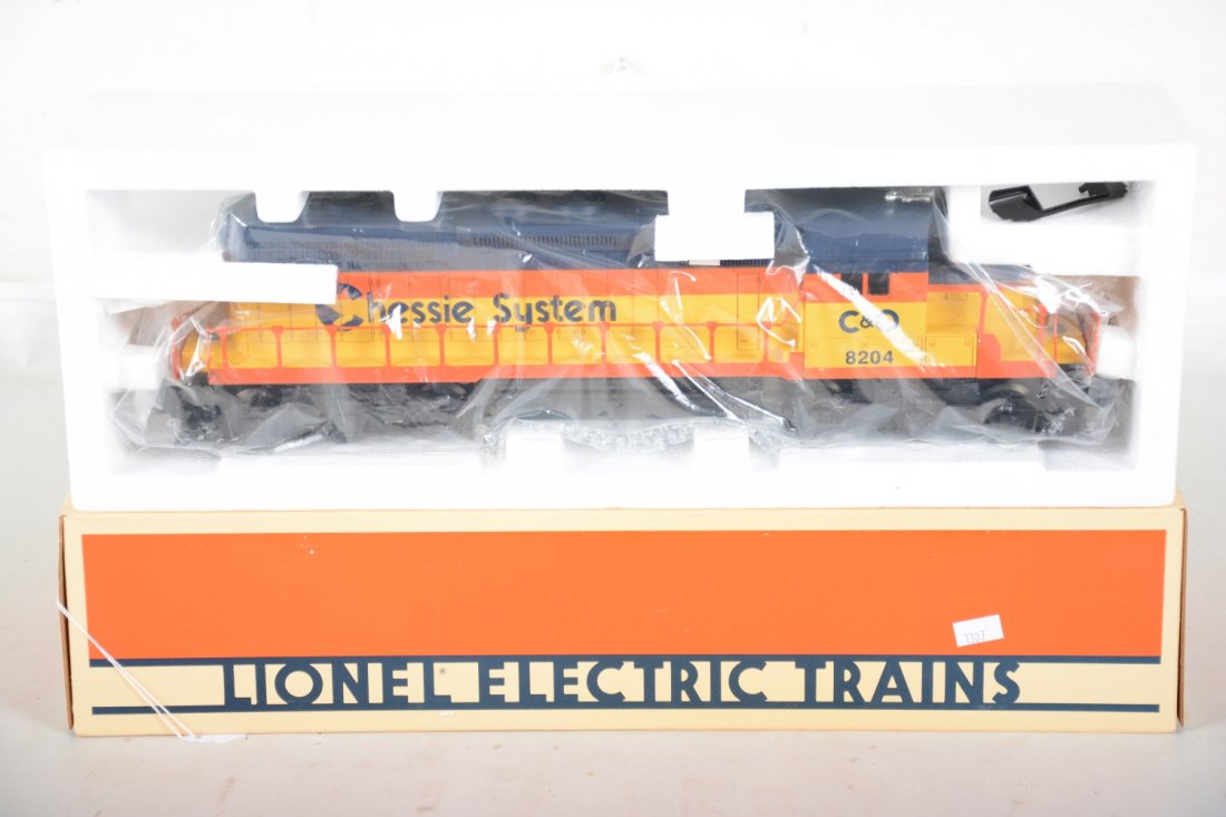 Lionel 18204 Chessie SD-40 Dummy Diesel (1 of 2)