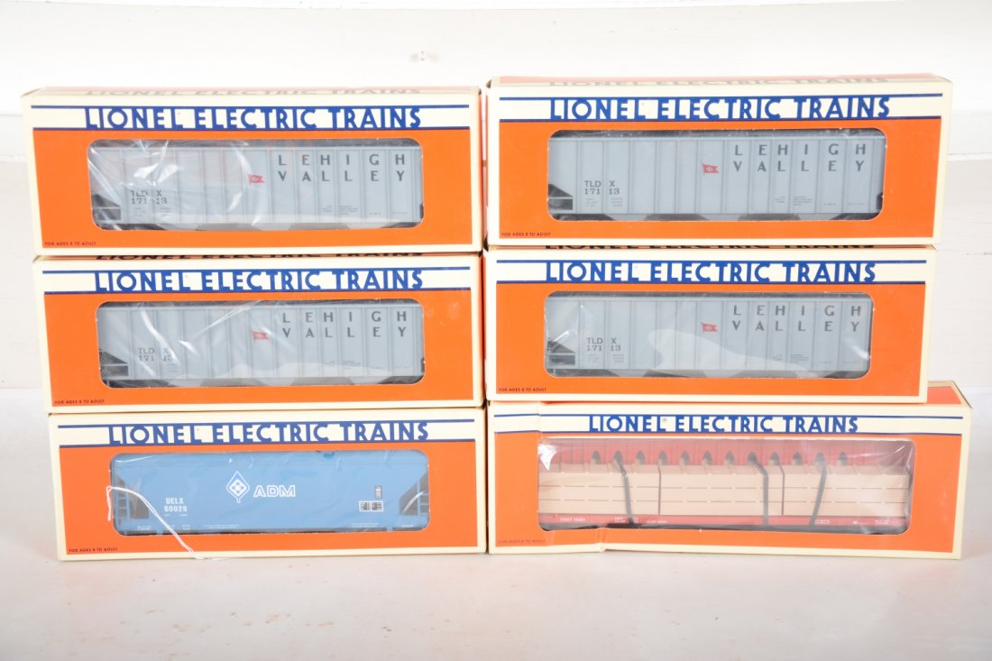 Lionel Standard O Freight Cars: Includes 17118 ADM ACF hopper; 4 #17113 LV cola hoppers; 16381 CSXT I-Beam flat with lumber, ob creased. All appear new in boxes, C10
