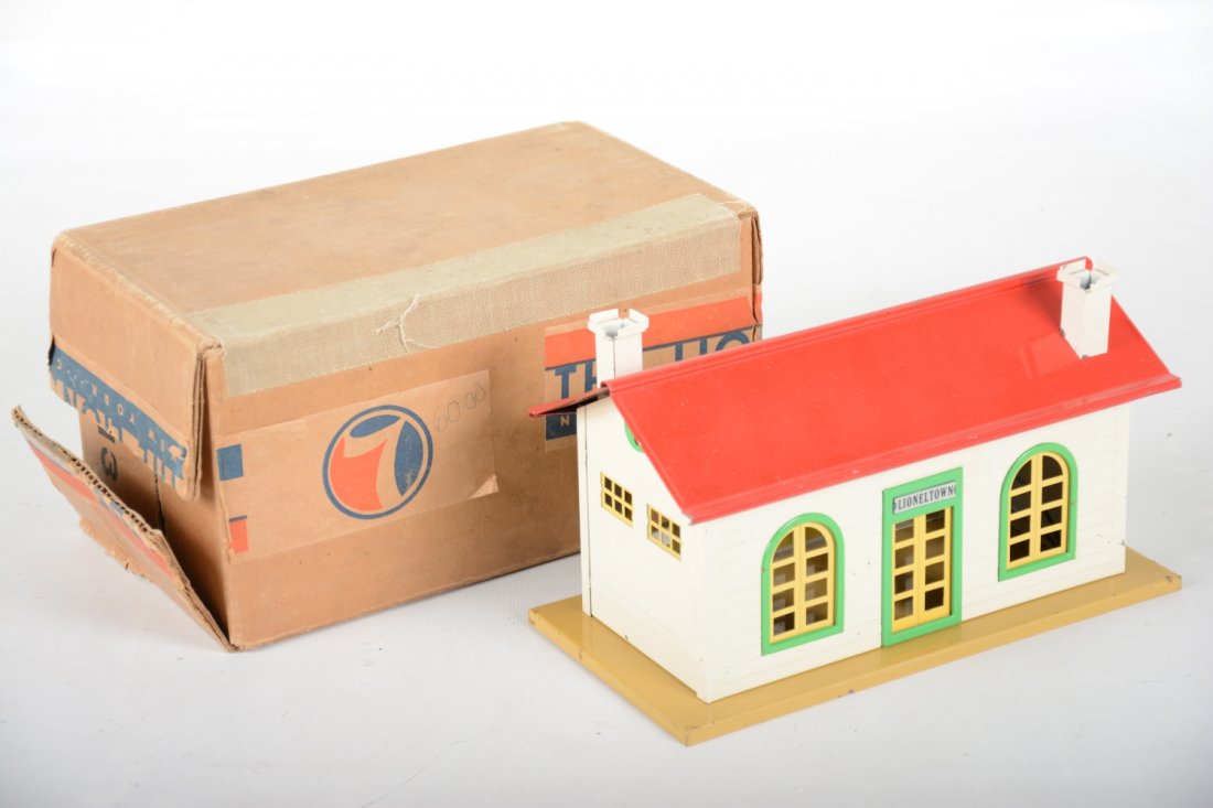 Nice Boxed Lionel 137 Stop Station (1 of 2)