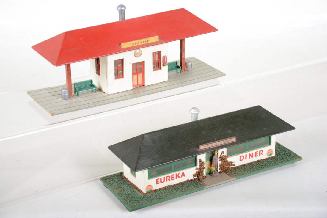 American Flyer 275 & 273 Wood Buildings (1 of 2)