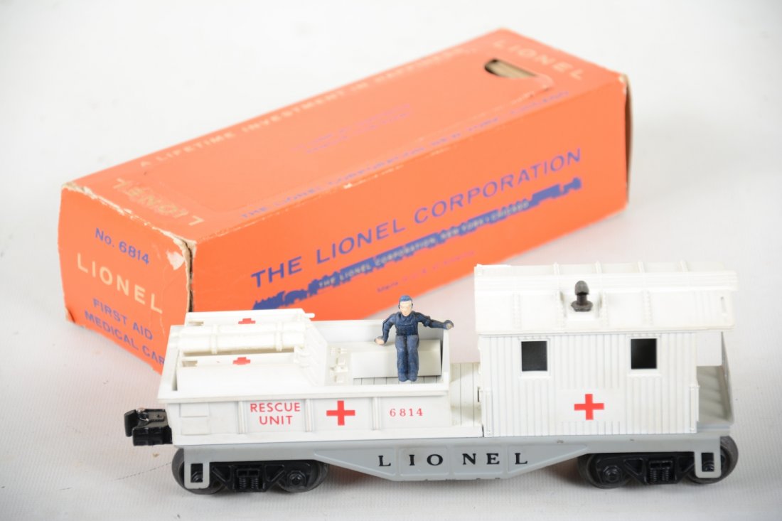 NMint Boxed Lionel 6814 Rescue Caboose (1 of 4)