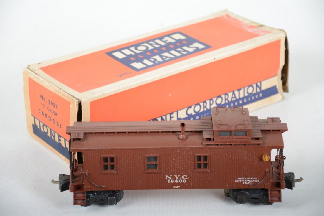 Boxed Lionel 2957 NYC Semi-Scale Caboose (1 of 4)