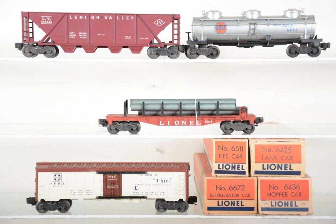 Nice Boxed Lionel Freight Cars (1 of 4)