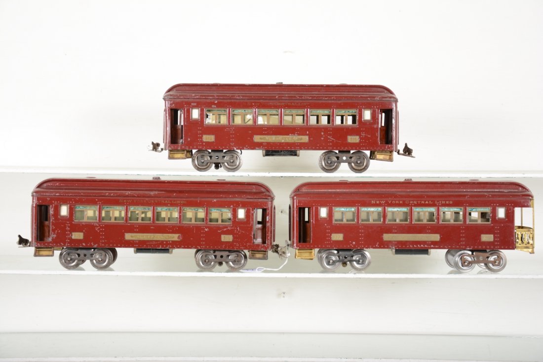 Clean Lionel 322 Passenger Cars (1 of 4)