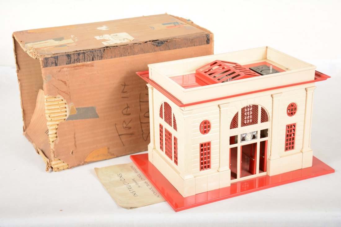 Super Boxed Lionel 117 Station (1 of 2)