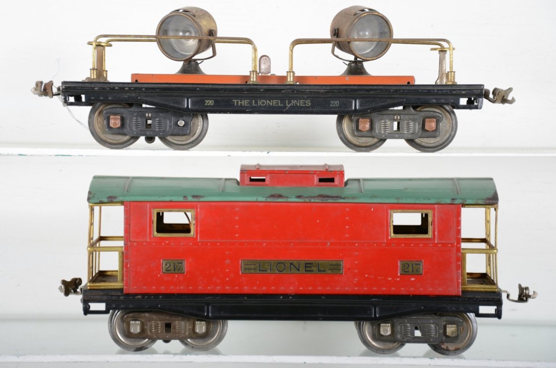 Lionel 220 & 217 Freight Cars (1 of 4)