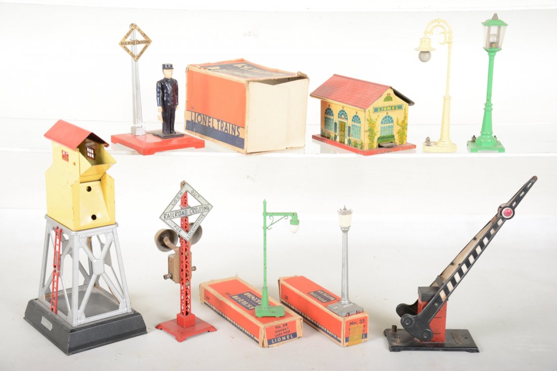 Late Lionel Accessories, Some Boxed (1 of 2)