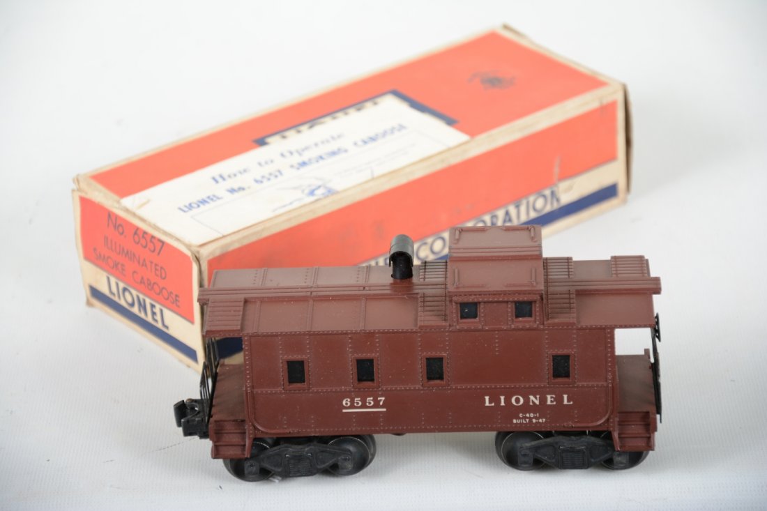 Boxed Lionel 6557 Smoke Caboose (1 of 4)
