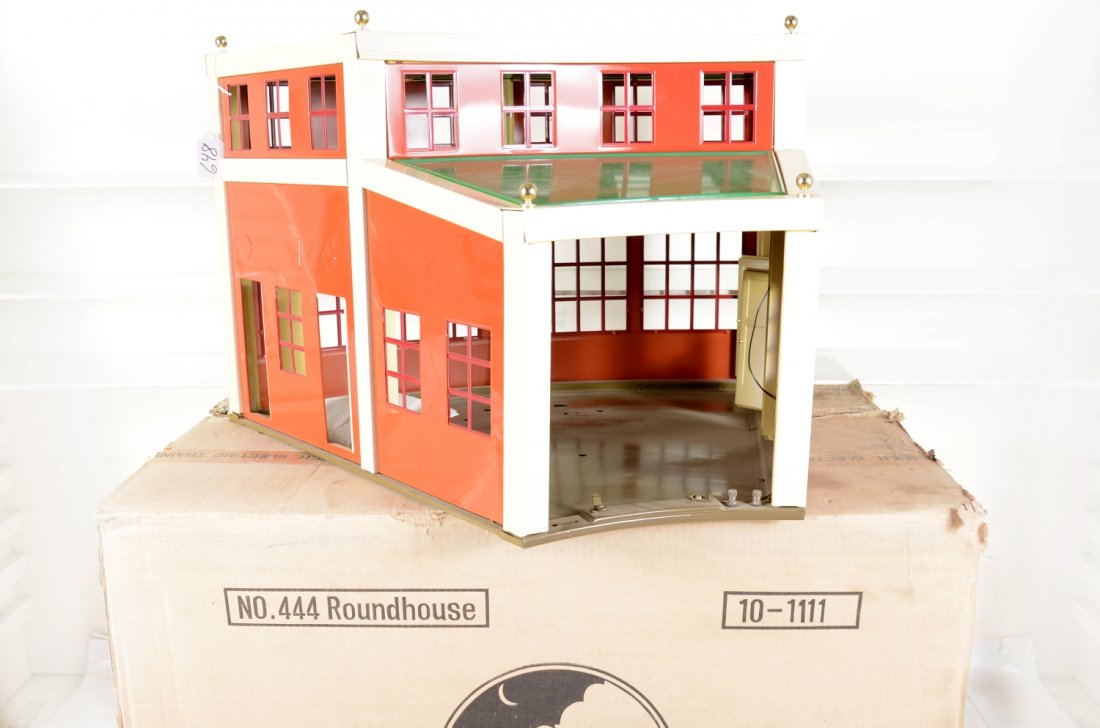 2 MTH 10-1111 Round House Sections (1 of 2)