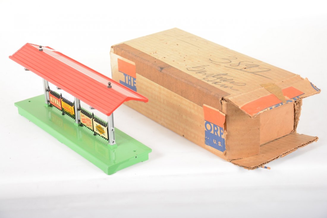 Clean Boxed Lionel 156 Station Platform (1 of 2)