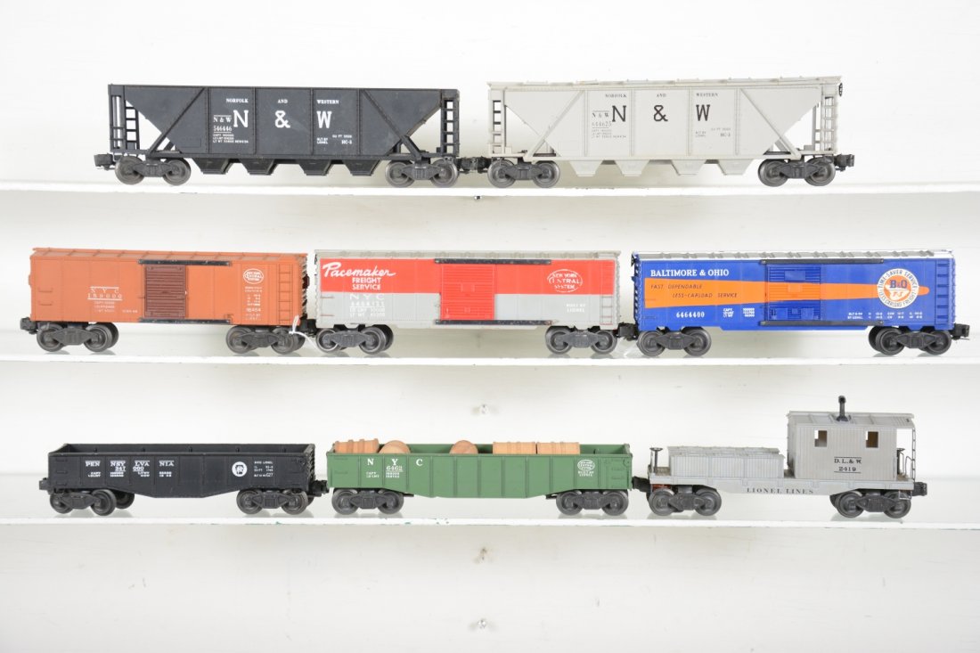 Clean Lionel Rolling Stock (1 of 4)