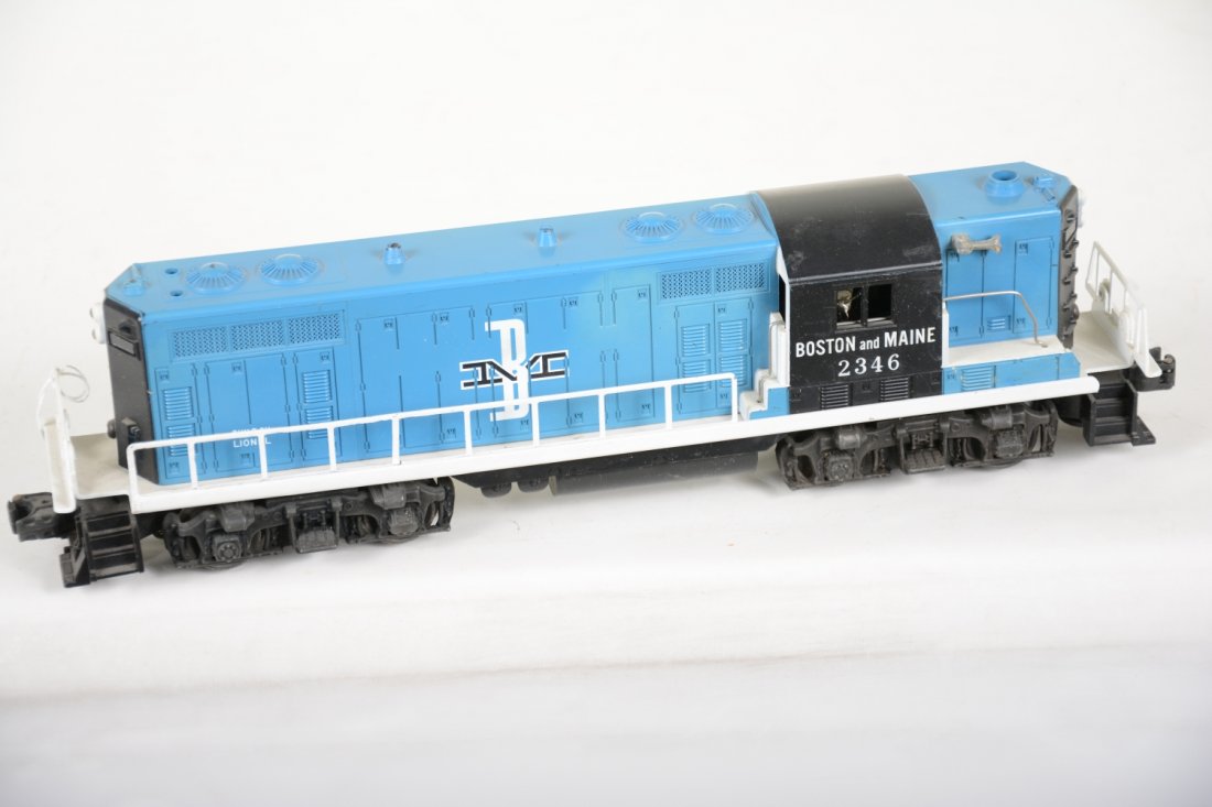 Lionel 2346 B&M GP9 Diesel: Fairly clean shell but has some moisture staining to 1 side. Battery box is clean, but there is some flaking to frame paint in spots, apparently from damp environment. Over-all C5+, appears C7+
