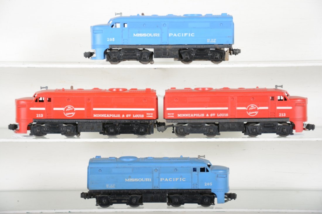Lionel 205 & 213 Alco Diesel Sets (1 of 4)