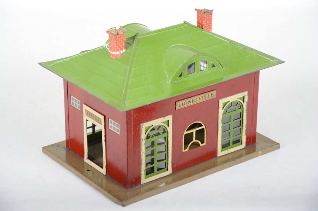 Clean Lionel 126 Station (1 of 2)