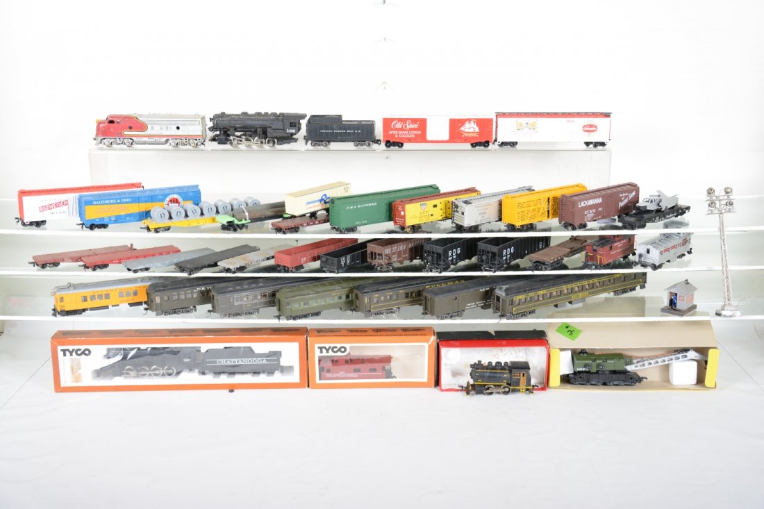 Large Lot HO Trains (1 of 4)