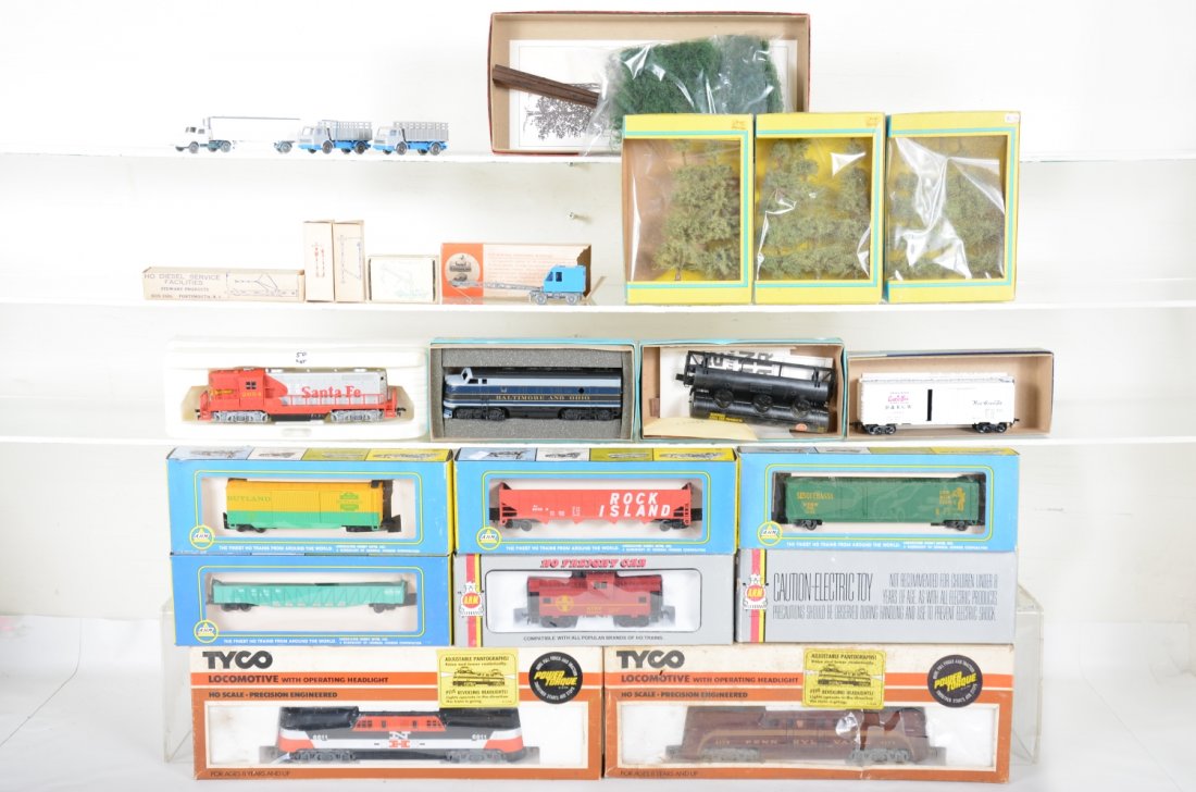 Boxed HO Trains Group (1 of 3)