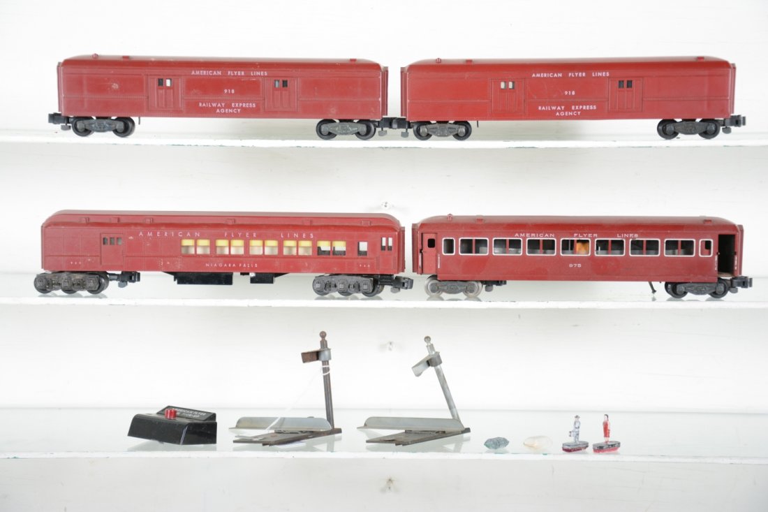 American Flyer Passenger Cars (1 of 4)