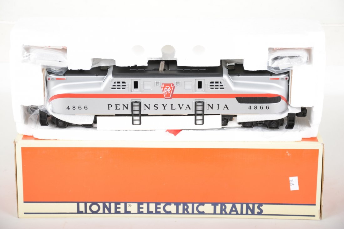 Lionel 18308 PRR GG1 Electric: Nice cast dual motor electric. It is new in box, C10