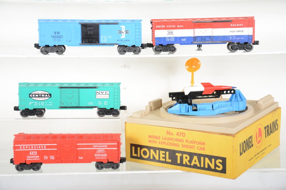 Lionel Boxcars & Launcher (1 of 4)
