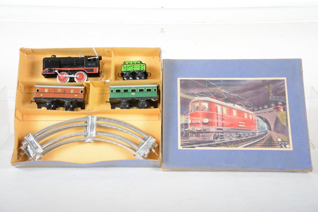 Boxed HWN Steam Passenger Set (1 of 6)