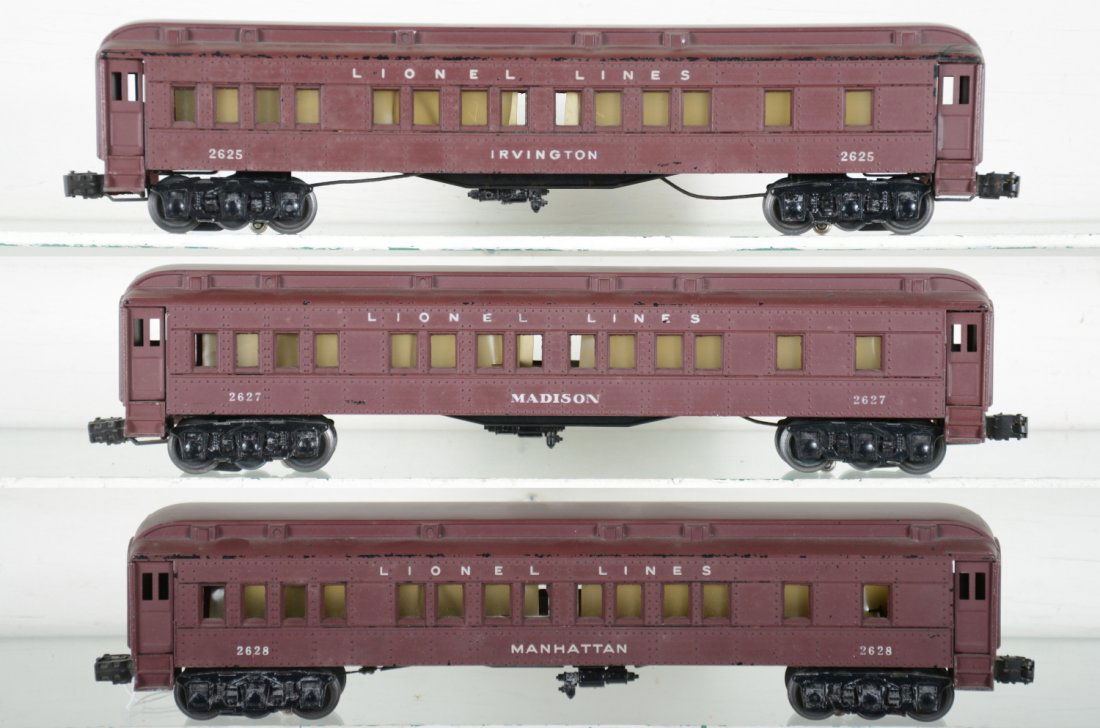 Lionel Madison Heavyweight Passenger Cars (1 of 4)