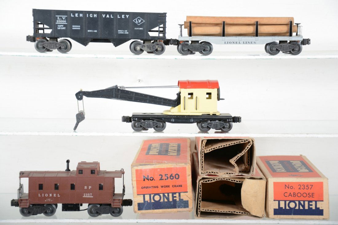 Nice Boxed Early Lionel Freight Cars (1 of 4)