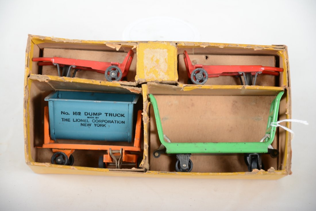 Late Lionel 163 Station Accessory Set (1 of 3)