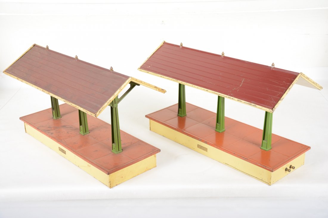 2 Lionel 155 Freight Stations (1 of 2)