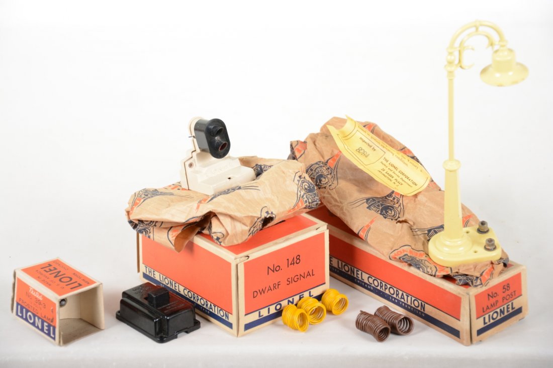 NMint Boxed Lionel 58 & 148 Accessories (1 of 2)