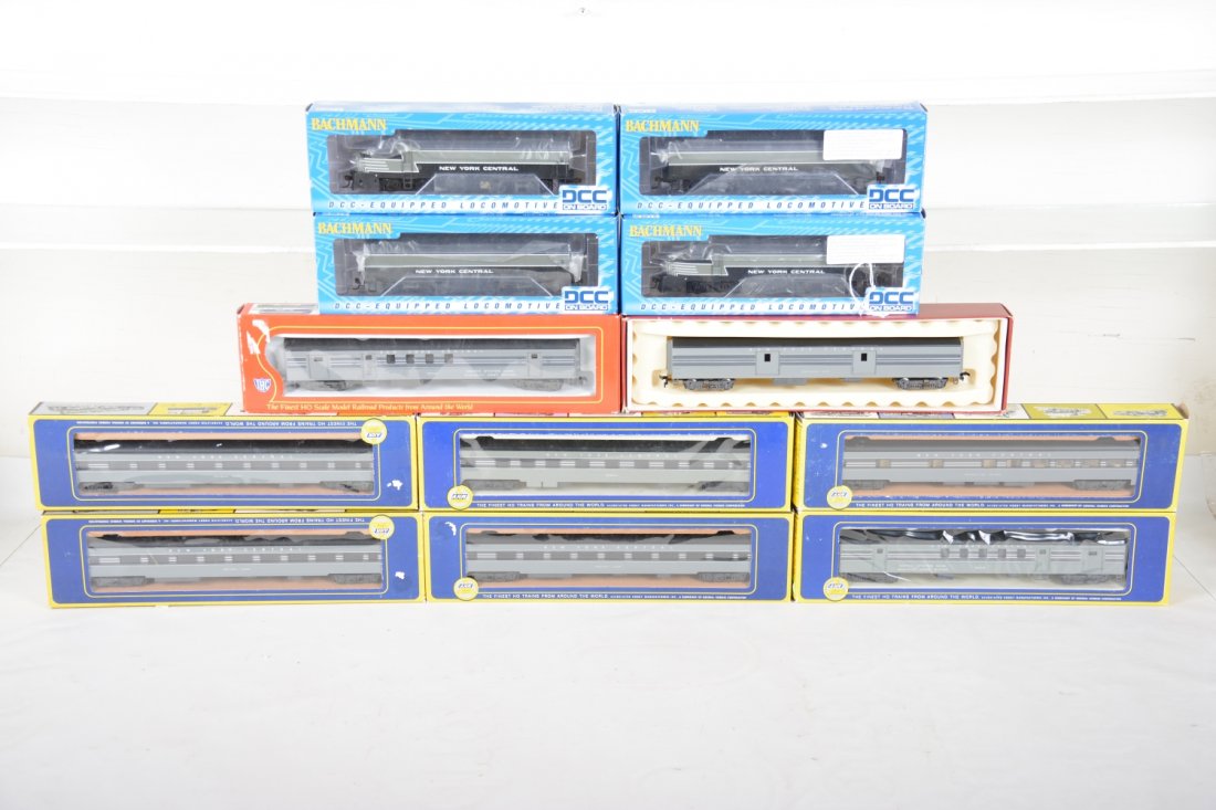 Boxed HO NYC Diesel Passenger Set (1 of 2)