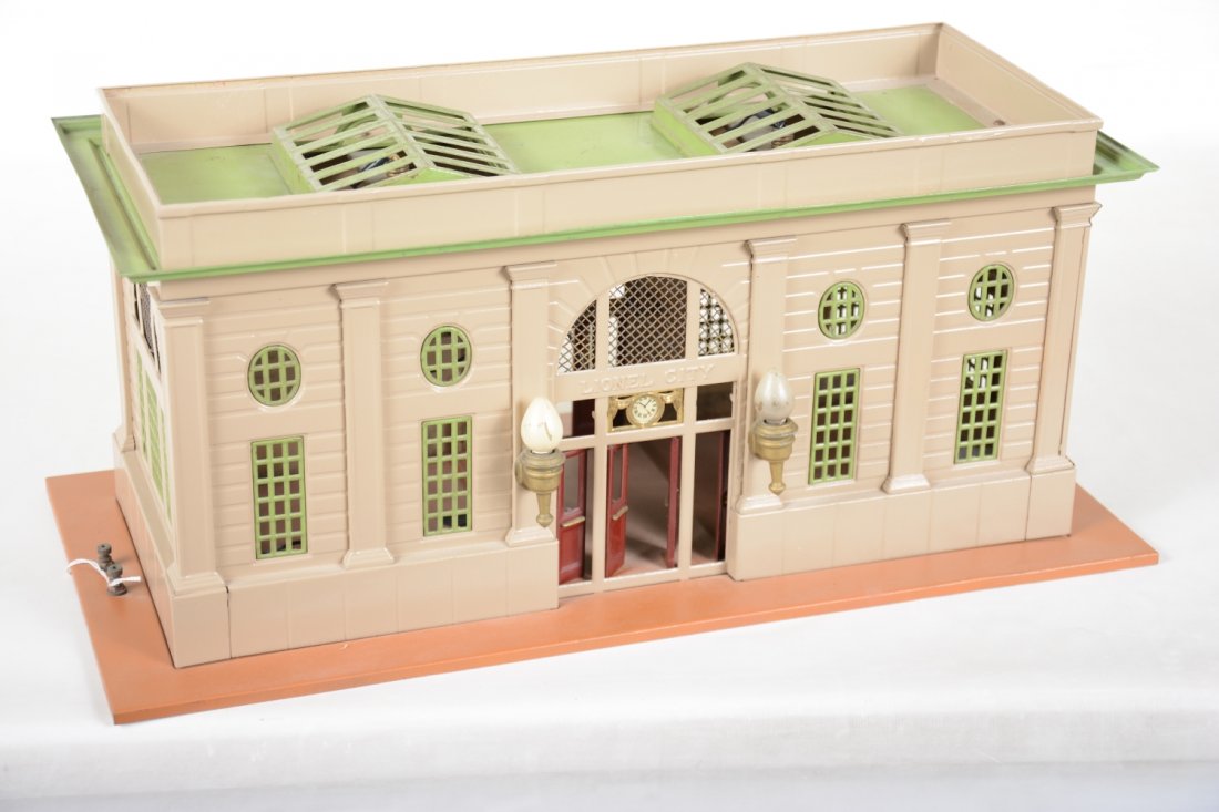 Restored Lionel 114 Station (1 of 2)