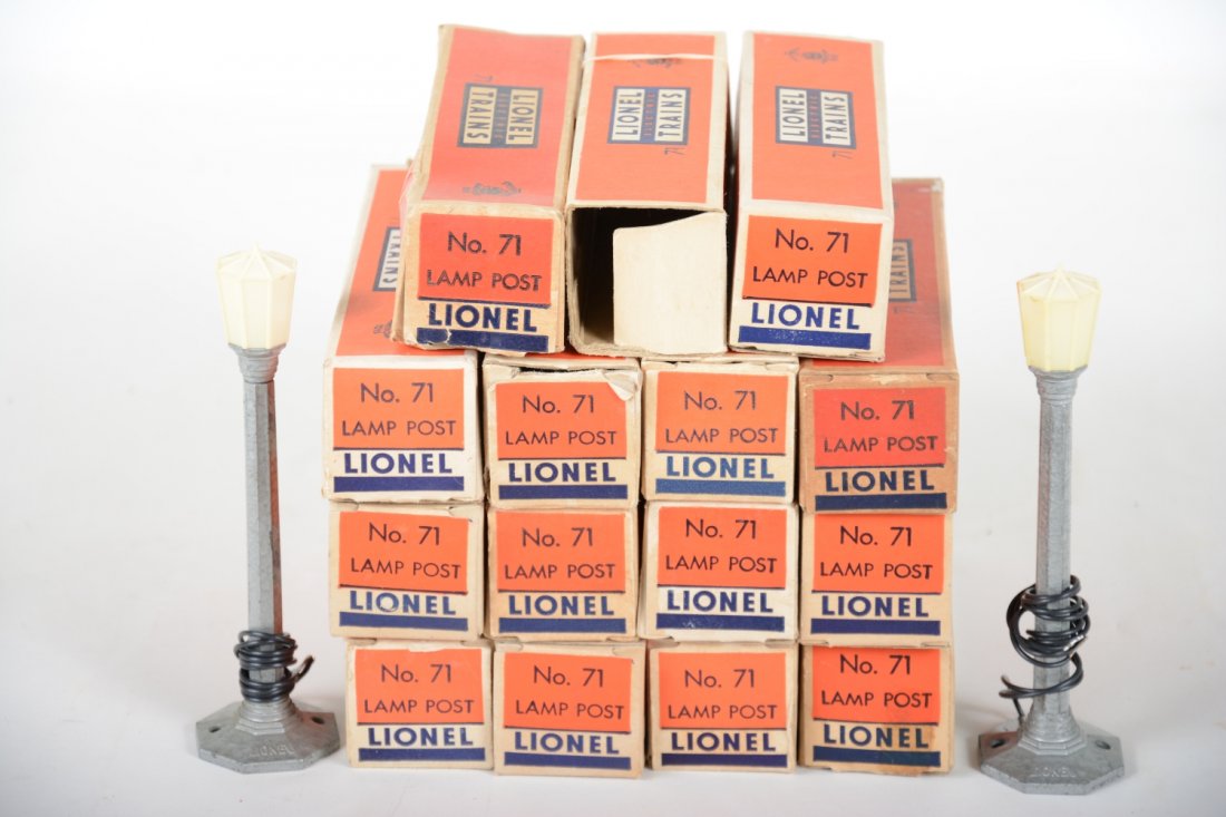 15 Boxed Lionel 71 Lampposts (1 of 2)