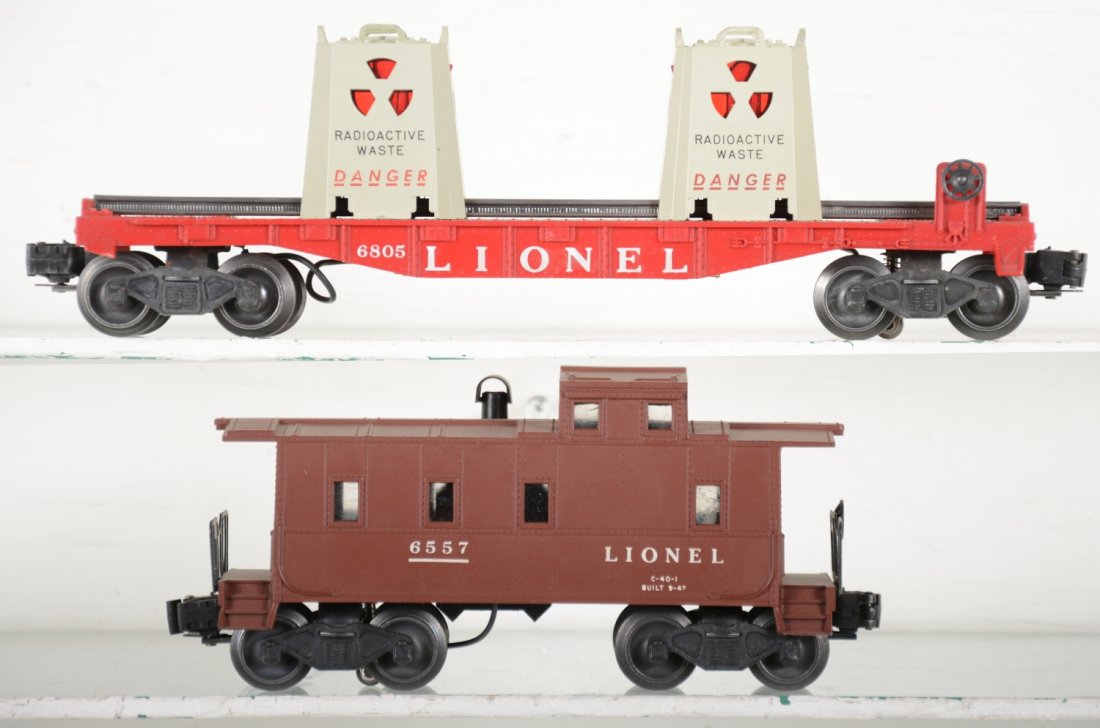 Nice Lionel 6557 & 6805 Freight Cars (1 of 4)