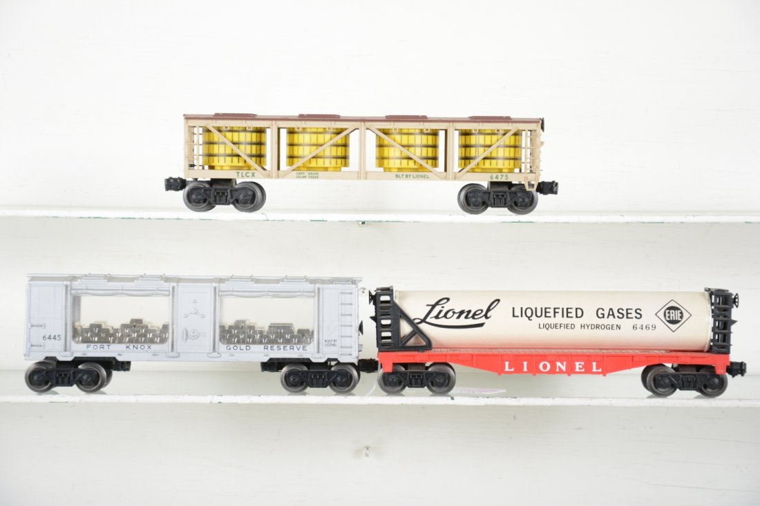 Clean Lionel Freight Cars (1 of 4)