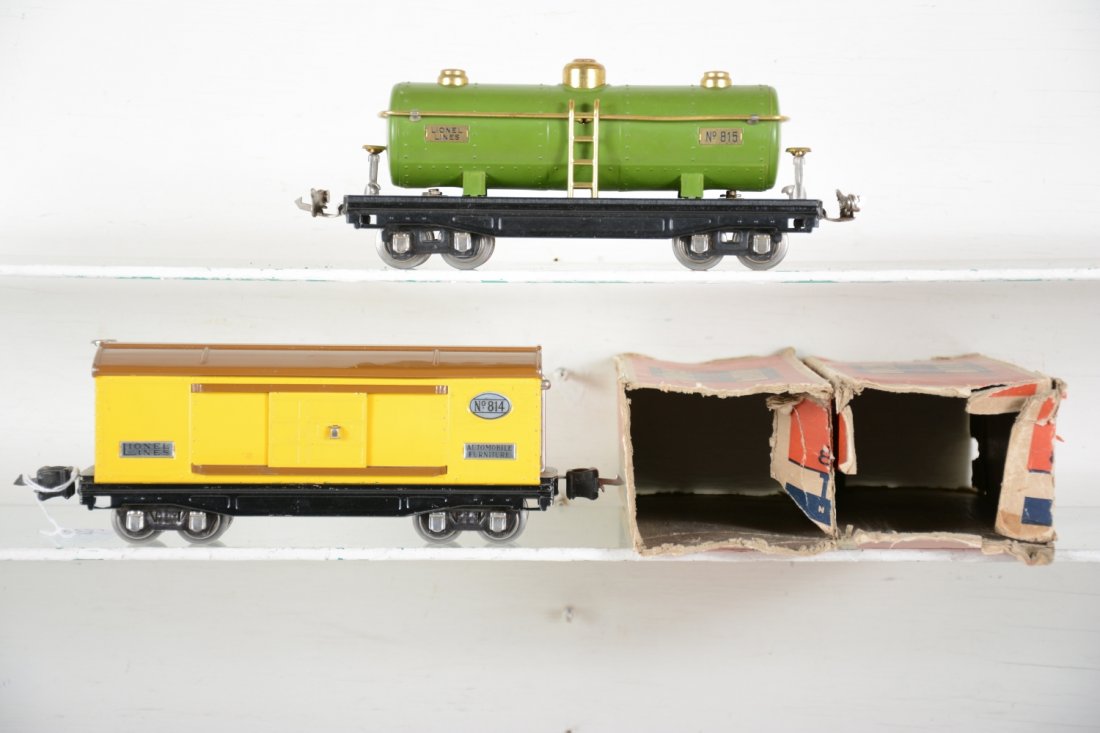 Clean Boxed Lionel 814 & 815 Freight Cars: Includes an 814 late boxcar with nickel trim; 815 pea tank car. Both are very clean, boxcar is shiny, both showing only light playwear with rough late boxes, C7+-8