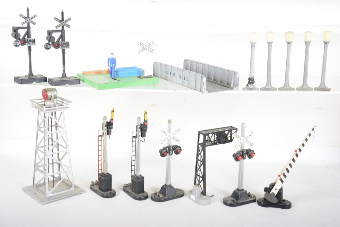 Lionel Accessory Lot (1 of 2)