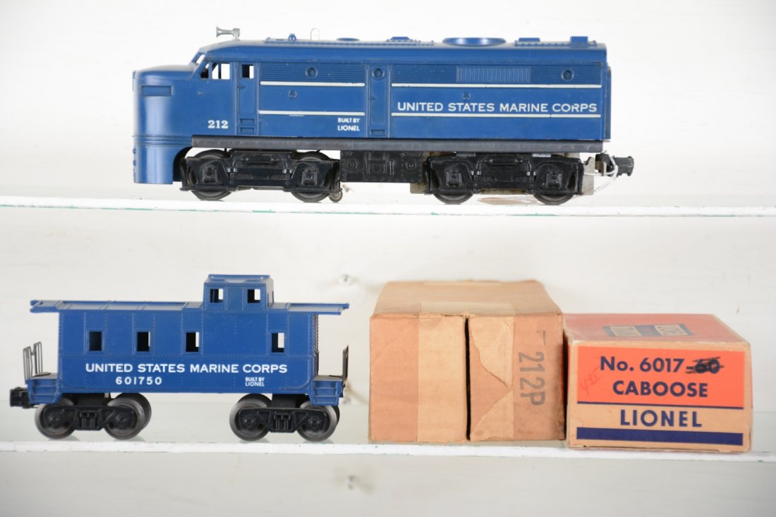 Boxed Lionel 212 USMC Diesel & Caboose (1 of 4)