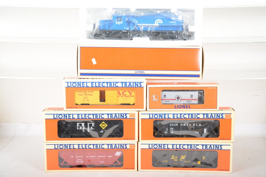 Lionel Diesel Freight Set (1 of 2)
