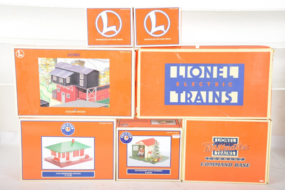 Lionel Accessory Lot (1 of 2)