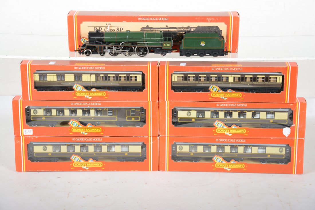 Boxed Hornby 00 Princess Elizabeth Passenger Set (1 of 2)