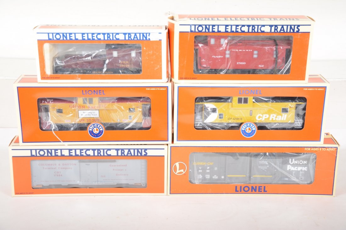 Lionel Freight Cars, 4 Smoke Cabooses (1 of 2)