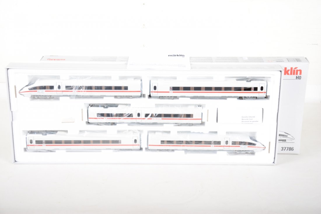 Marklin 37786 Digital ICE Streamliner (1 of 2)