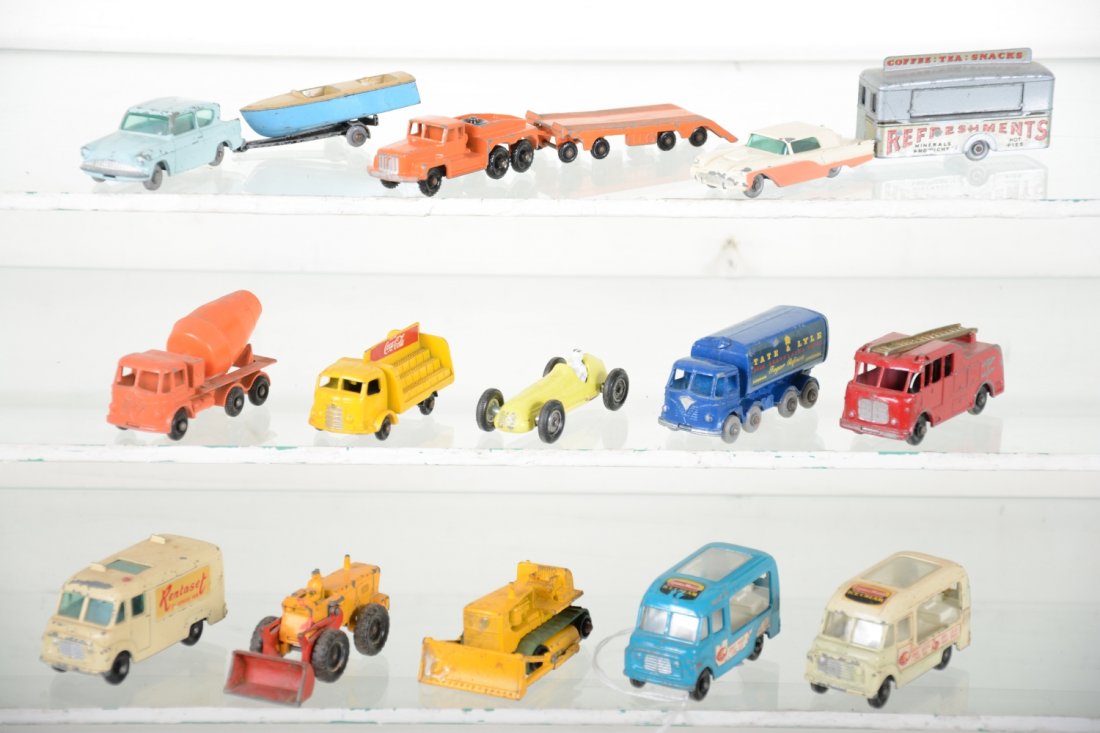 16 Vintage Matchbox Regular Wheels (1 of 2)