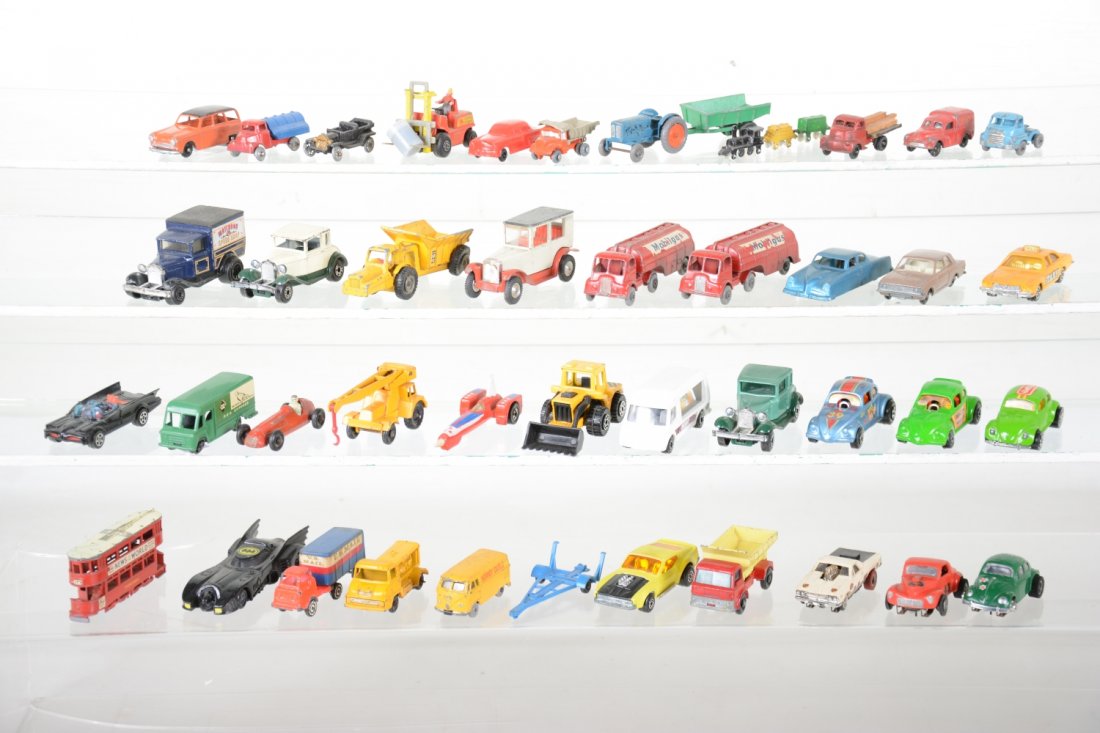 Vintage Vehicle & Display Case (1 of 3)