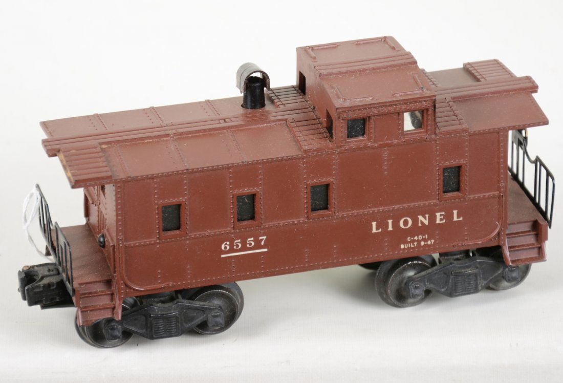 Clean Lionel 6557 Smoke Caboose (1 of 4)