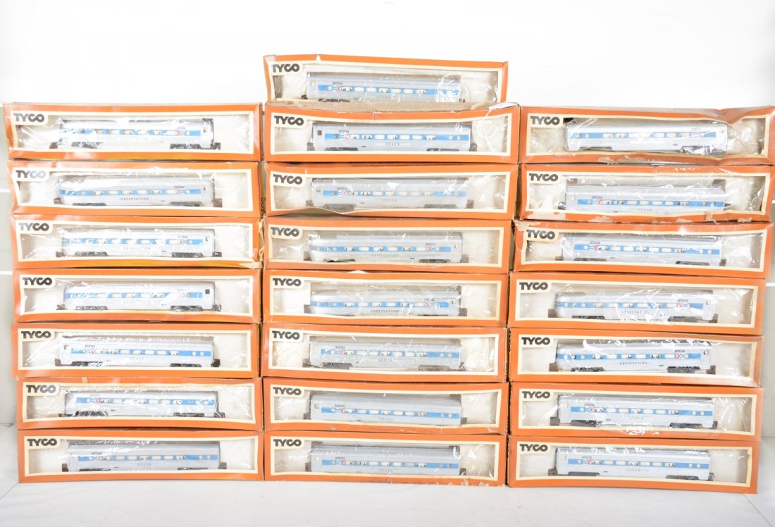Boxed Tyco HO Amtrak Passenger Cars (1 of 2)
